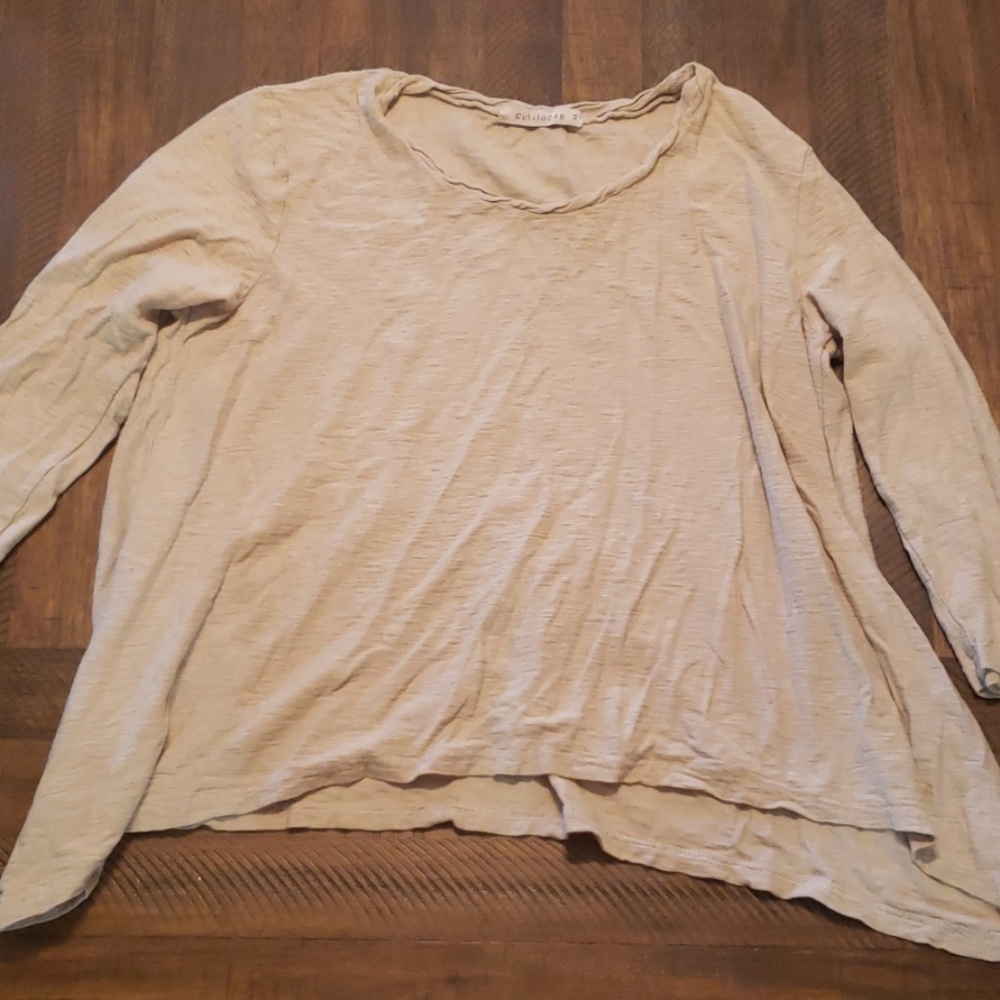 Cut loose linen top